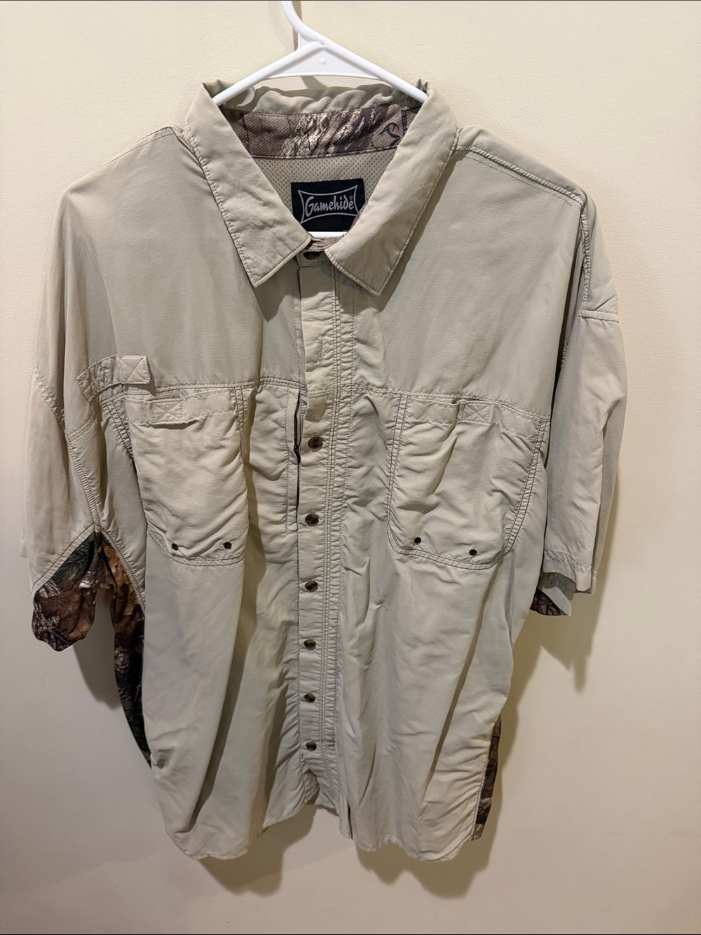 Men's Casual Short-Sleeve Button-Down Shirt in Khaki